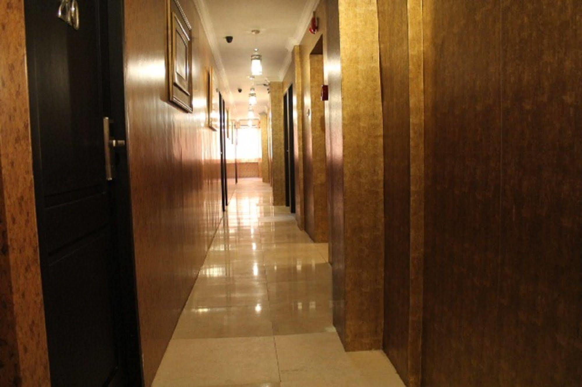 Twins Hotel Джакарта Экстерьер фото